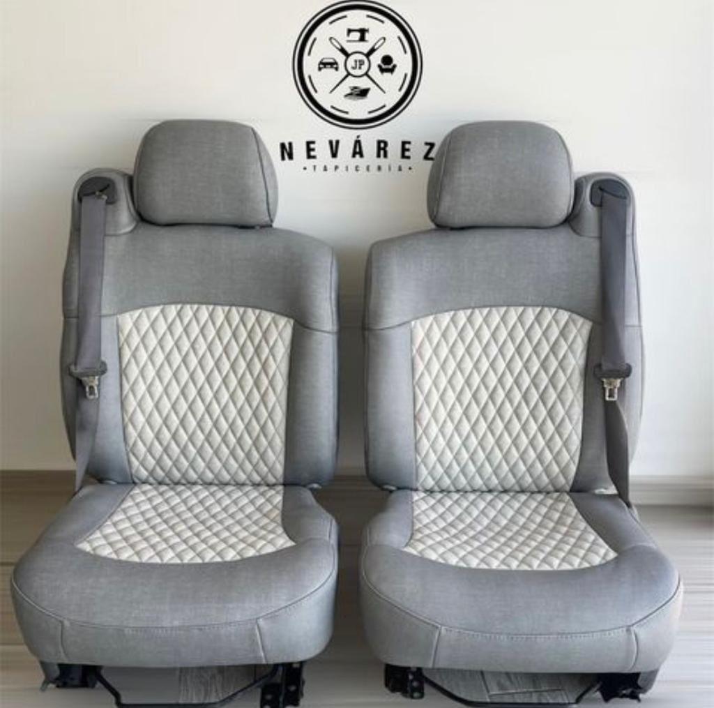 Asientos de carro en color gris